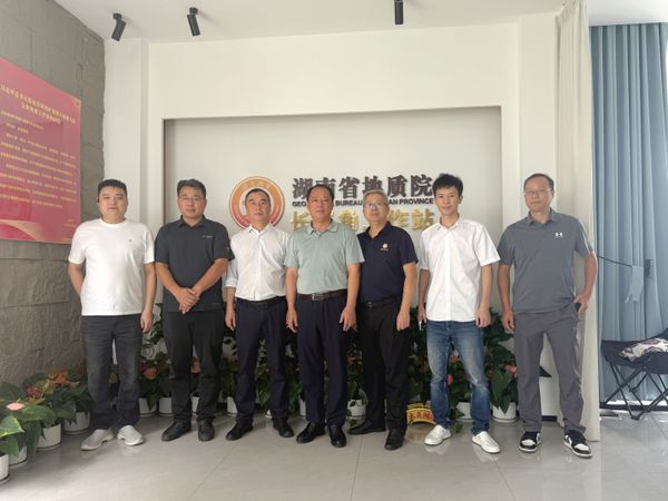 劉擁軍到院長三角工作站調(diào)研